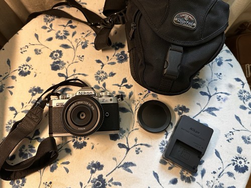 Nikon camera mint - nikon, [mint]